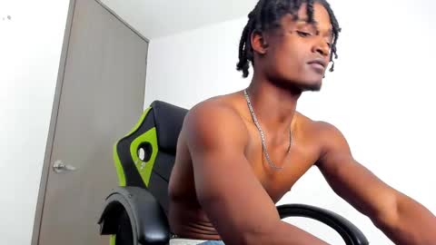 Snapshot of james_makony_1 chatting on 01/06/25, 06:25 james_makony_1 online show from 01/06/25, 06:25