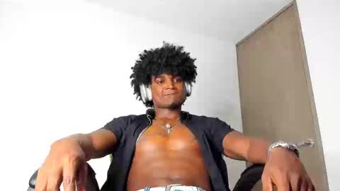 Snapshot of james_makony_1 chatting on 01/16/25, 08:11 james_makony_1 online show from 01/16/25, 08:11