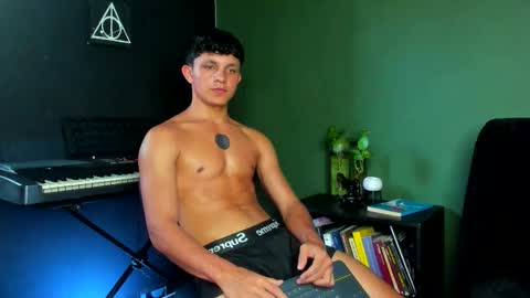 Snapshot of jamesgolden_ chatting on 09/22/25, 08:44 jamesgolden_ online show from 09/22/25, 08:44