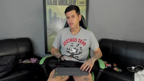 Snapshot of jamesinked_ chatting on 12/15/24, 03:53 Jamesinked online show from 12/15/24, 03:53