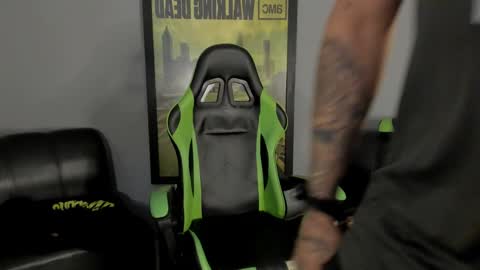 Snapshot of jamesinked_ chatting on 12/21/24, 03:20 Jamesinked online show from 12/21/24, 03:20