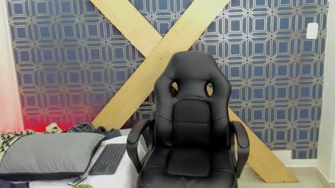 Snapshot of jamesinked_ chatting on 01/02/25, 04:35 Jamesinked online show from 01/02/25, 04:35