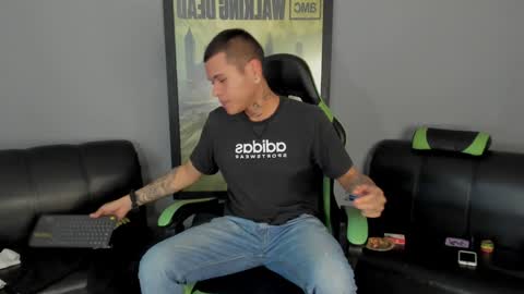 Snapshot of jamesinked_ chatting on 01/06/25, 07:24 Jamesinked online show from 01/06/25, 07:24