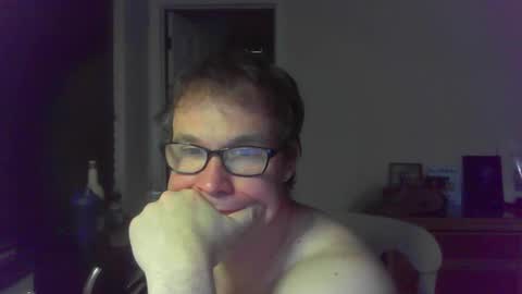 Snapshot of jamesjewels chatting on 10/18/25, 04:26 jamesjewels online show from 10/18/25, 04:26