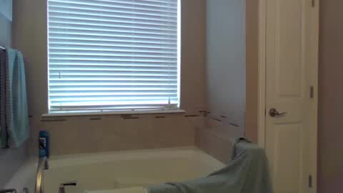 Snapshot of jamesmckendree chatting on 12/28/24, 06:18 jamesmckendree online show from 12/28/24, 06:18