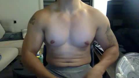 Snapshot of jamesmo820913 chatting on 10/19/25, 10:38 jamesmo820913 online show from 10/19/25, 10:38