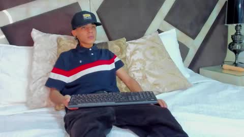 Snapshot of jamess_ford chatting on 01/17/25, 06:23 jamess_ford online show from 01/17/25, 06:23