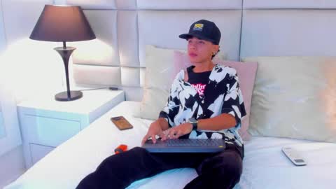 Snapshot of jamess_ford chatting on 01/25/25, 05:51 jamess_ford online show from 01/25/25, 05:51