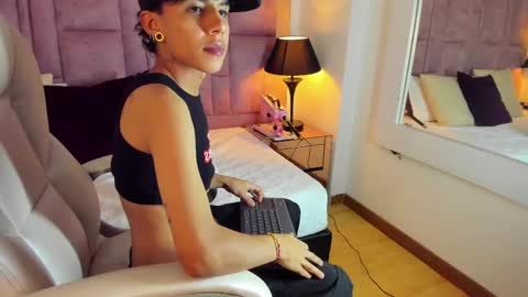 Snapshot of jamess_ford chatting on 02/11/25, 01:41 jamess_ford online show from 02/11/25, 01:41