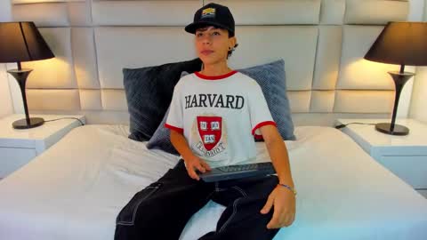 Snapshot of jamess_ford chatting on 02/19/25, 03:28 jamess_ford online show from 02/19/25, 03:28