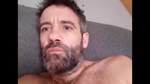 Snapshot of jamie198307 chatting on 10/31/25, 09:10 jamie198307 online show from 10/31/25, 09:10