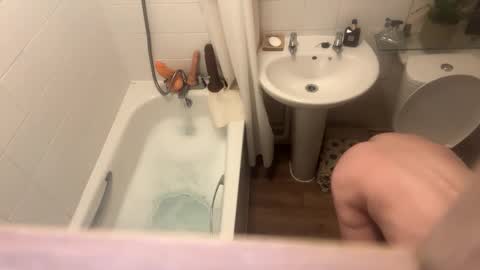 jamie8422 online show from 10/28/25, 10:01