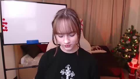 jamie_chung online show from 12/18/25, 05:13