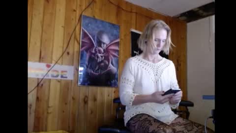 Jamie Bottoms online show from 12/19/25, 02:02