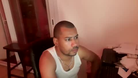 Snapshot of jamielonnas chatting on 10/15/25, 04:51 Jamie Lonnas online show from 10/15/25, 04:51