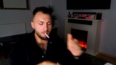 Snapshot of jamienoxus chatting on 11/17/25, 07:03 Robbie online show from 11/17/25, 07:03