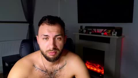 Snapshot of jamienoxus chatting on 11/24/25, 06:35 Robbie online show from 11/24/25, 06:35