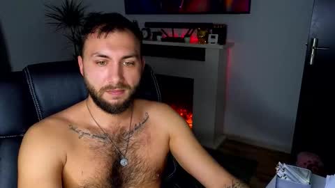 Snapshot of jamienoxus chatting on 11/28/25, 08:39 Robbie online show from 11/28/25, 08:39