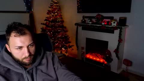 Snapshot of jamienoxus chatting on 12/20/25, 07:48 Robbie online show from 12/20/25, 07:48