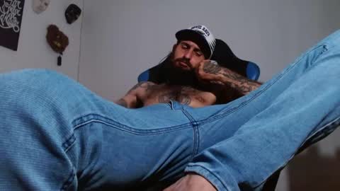 Snapshot of jammes_owen chatting on 04/20/26, 06:53 Jammes. online show from 04/20/26, 06:53