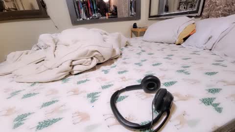 Bootyshows online show from 12/18/25, 11:49