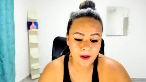 Snapshot of jan_milkhot chatting on 10/25/25, 10:56 jan_milkhot online show from 10/25/25, 10:56