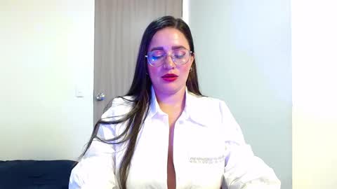 Snapshot of jane_and_paul1 chatting on 02/05/25, 02:40 online show from 02/05/25, 02:40