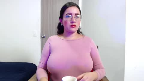 Snapshot of jane_and_paul1 chatting on 02/21/25, 02:17 online show from 02/21/25, 02:17