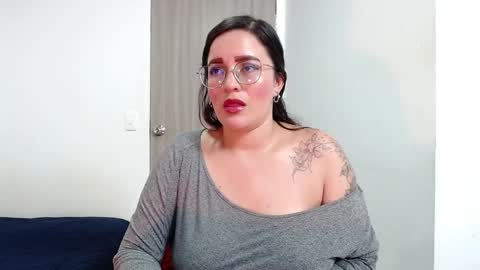 Snapshot of jane_and_paul1 chatting on 02/26/25, 12:38 online show from 02/26/25, 12:38