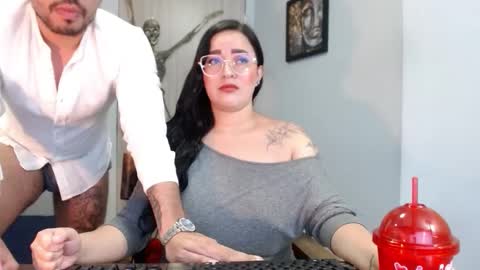 Snapshot of jane_and_paul1 chatting on 10/24/25, 11:23 online show from 10/24/25, 11:23