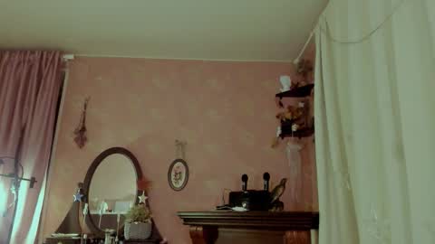 Snapshot of jane_and_star chatting on 10/23/25, 09:35 Star online show from 10/23/25, 09:35