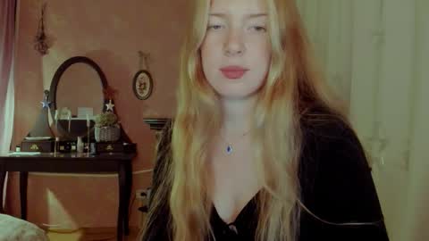 Snapshot of jane_and_star chatting on 10/29/25, 10:00 Star online show from 10/29/25, 10:00