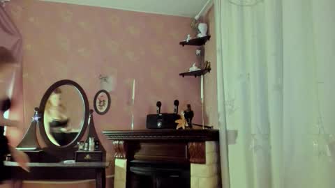 Snapshot of jane_and_star chatting on 12/05/25, 08:05 Star online show from 12/05/25, 08:05