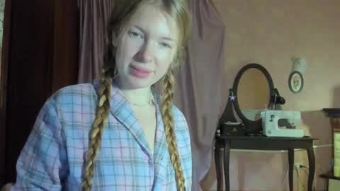 Snapshot of jane_and_star chatting on 12/22/25, 10:07 Star online show from 12/22/25, 10:07