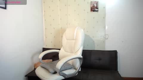 Snapshot of jane_dopler_ chatting on 03/12/25, 10:50 JANE online show from 03/12/25, 10:50