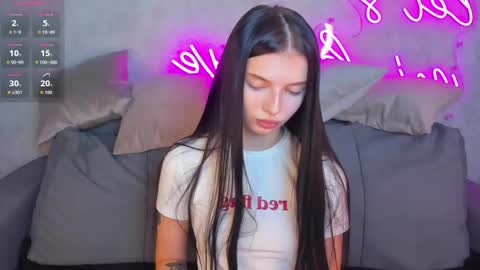 Eva online show from 11/10/25, 01:04