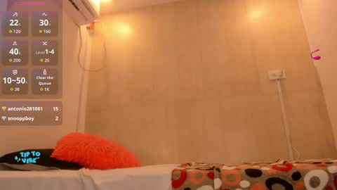 Snapshot of jane_monttgomery chatting on 09/23/25, 03:37 Jane  M online show from 09/23/25, 03:37