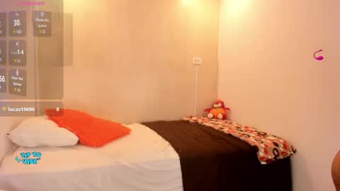 Snapshot of jane_monttgomery chatting on 10/16/25, 11:06 Jane  M online show from 10/16/25, 11:06