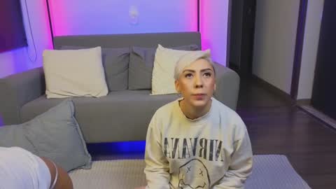 Snapshot of janehart_ chatting on 12/21/24, 04:09 Jane online show from 12/21/24, 04:09