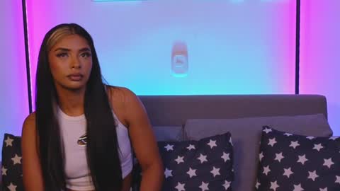 Snapshot of janehart_ chatting on 02/06/25, 12:33 Jane online show from 02/06/25, 12:33