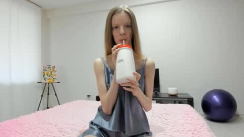 JaneLong online show from 11/01/25, 04:14