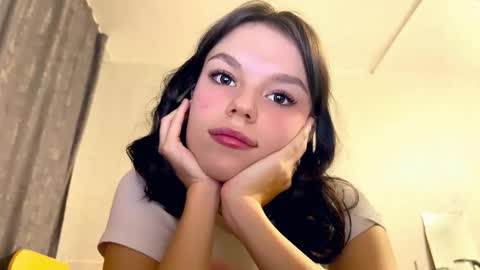 Snapshot of janethcensky chatting on 11/21/25, 02:27 Aleksia online show from 11/21/25, 02:27