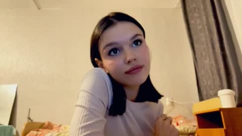 Snapshot of janethcensky chatting on 11/30/25, 02:32 Aleksia online show from 11/30/25, 02:32