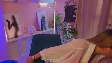 Hi Im Alice and here youll find something online show from 10/23/25, 06:23