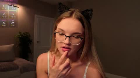 Hi Im Alice and here youll find something online show from 01/08/26, 06:05