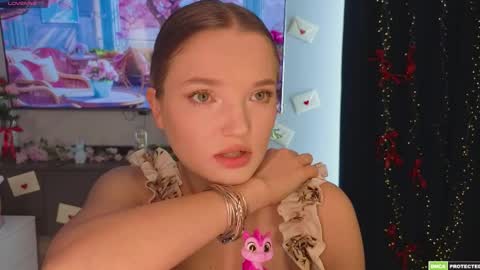 Hi Im Alice and here youll find something online show from 04/09/26, 07:03