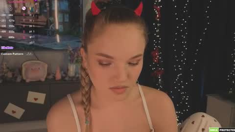 Hi Im Alice and here youll find something online show from 04/15/26, 07:04