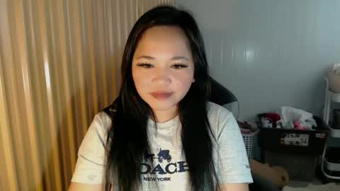 janicaslut_18 online show from 05/17/26, 01:47