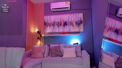 Janinne  online show from 04/09/26, 11:04