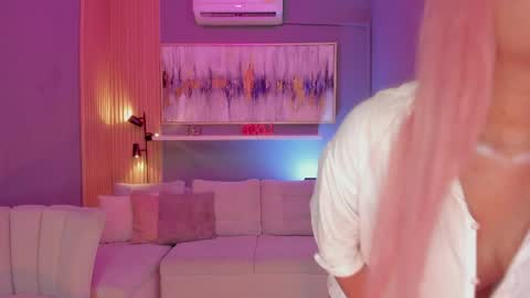 Janinne  online show from 04/15/26, 11:39